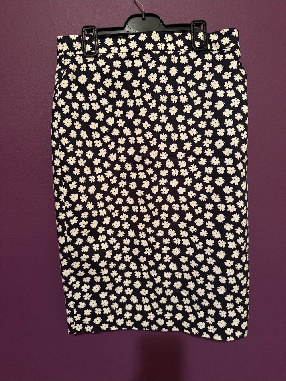 J. Crew Black Pencil Skirt with White Daisy Print,Sz 4T
